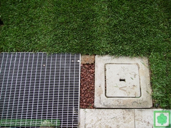 particolare della zona tra pozzetto e bocca di lupo senza erba